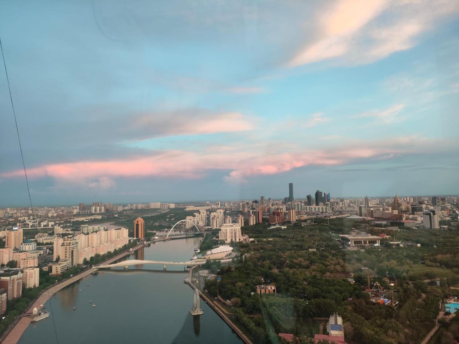 Апартаменты На Набережной С Панорамным Видом На 39 Этаже Astana Exterior foto